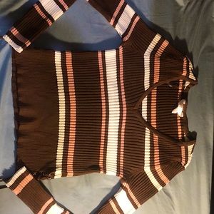 No Boundaries Junior's Stripe V-Neck Sweater